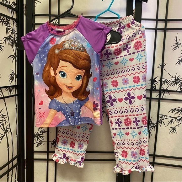 Pajama set and frozen Elsa & Anna dress - Picture 8 of 10